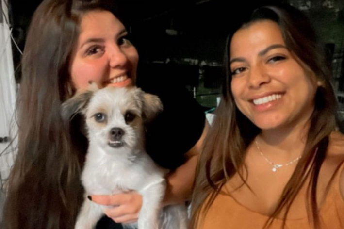 Camila e Mayara com a pet Cleide Cristina